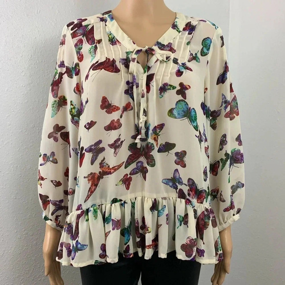 Premise top with butterfly novelty print - Picture 1 of 8